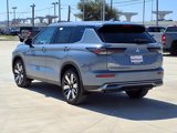 New 2025 Mitsubishi Outlander SE image 3