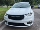 Used 2024 Chrysler Pacifica Limited image 2