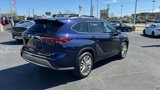 Certified 2022 Toyota Highlander Platinum image 3