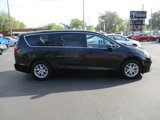 Used 2023 Chrysler Pacifica Touring-L image 6