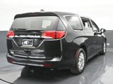 Used 2022 Chrysler Voyager LX image 5