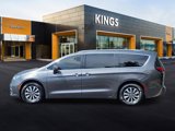 Used 2021 Chrysler Pacifica Touring-L image 3