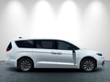 New 2025 Chrysler Pacifica Select image 3