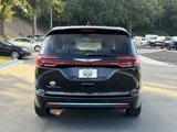 Used 2026 Chrysler Pacifica Select image 4
