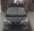 Used 2022 Toyota Sienna Limited image 3