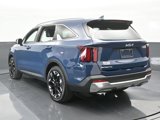 Certified 2024 Kia Sorento EX w/ Panoramic Sunroof Package image 4