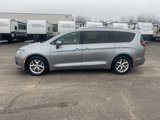 Used 2020 Chrysler Pacifica Touring-L w/ Tire & Wheel Group image 2