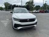 Used 2024 Volkswagen Tiguan SE R-Line image 2