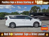 New 2025 Chrysler Pacifica Select image 2