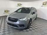 New 2025 Chrysler Pacifica Limited image 3