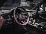 Certified 2024 Porsche Macan image 4