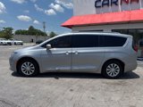 Used 2018 Chrysler Pacifica Touring-L image 3