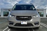 Used 2022 Chrysler Pacifica Touring-L image 2