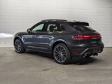 Used 2025 Porsche Macan image 3