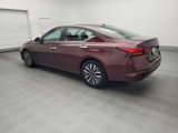Used 2023 Nissan Altima 2.5 SV image 3
