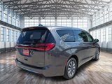 Used 2023 Chrysler Pacifica Touring-L image 4