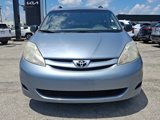 Used 2010 Toyota Sienna LE image 2