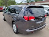 Used 2022 Chrysler Voyager LX image 5