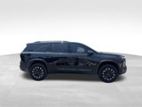 Used 2024 Chevrolet Traverse Z71 image 3
