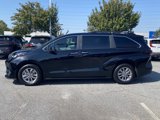 Used 2025 Toyota Sienna XLE image 2