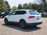 Used 2022 Volkswagen Tiguan SE w/ Panoramic Sunroof Package image 5