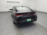 Used 2021 Hyundai Elantra SE image 6