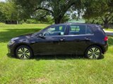 Used 2017 Volkswagen e-Golf SE image 2