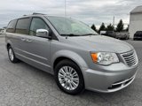 Used 2015 Chrysler Town & Country Touring-L w/ Driver Convenience Group image 4