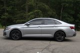 Used 2023 Volkswagen Jetta SE w/ Panoramic Sunroof Package image 4