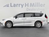 New 2026 Chrysler Pacifica Pinnacle image 3