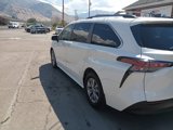 Used 2021 Toyota Sienna XLE image 3