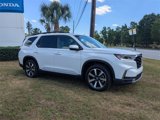 Used 2025 Honda Pilot Touring image 2