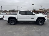 Used 2022 Toyota Tacoma TRD Off-Road image 2