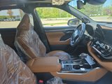 New 2025 Toyota Highlander Platinum image 2