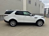 Used 2019 Land Rover Discovery SE image 2