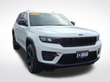 Certified 2023 Jeep Grand Cherokee Altitude image 2