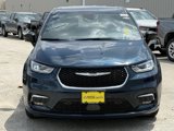 New 2025 Chrysler Pacifica Select image 3
