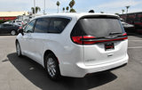 Used 2023 Chrysler Pacifica Touring-L image 6