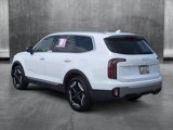 Used 2025 Kia Telluride EX image 3