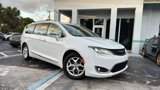 Used 2020 Chrysler Pacifica Limited image 2