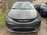 Used 2017 Chrysler Pacifica Touring-L image 2