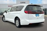 New 2025 Chrysler Pacifica Select image 3