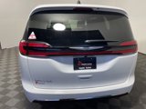 New 2026 Chrysler Pacifica Select image 5