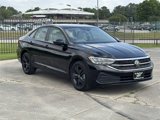 Used 2024 Volkswagen Jetta SE w/ Black Wheel Package image 3