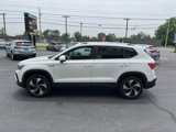 Used 2024 Volkswagen Taos SE w/ Panoramic Sunroof Package image 2