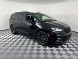 New 2026 Chrysler Pacifica Limited image 2