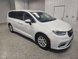 Used 2023 Chrysler Pacifica Touring-L image 2