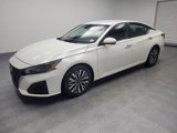 Used 2023 Nissan Altima 2.5 SV image 2