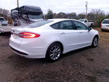 Used 2017 Ford Fusion SE image 5