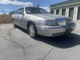 Used 2006 Lincoln Town Car Signature image 3